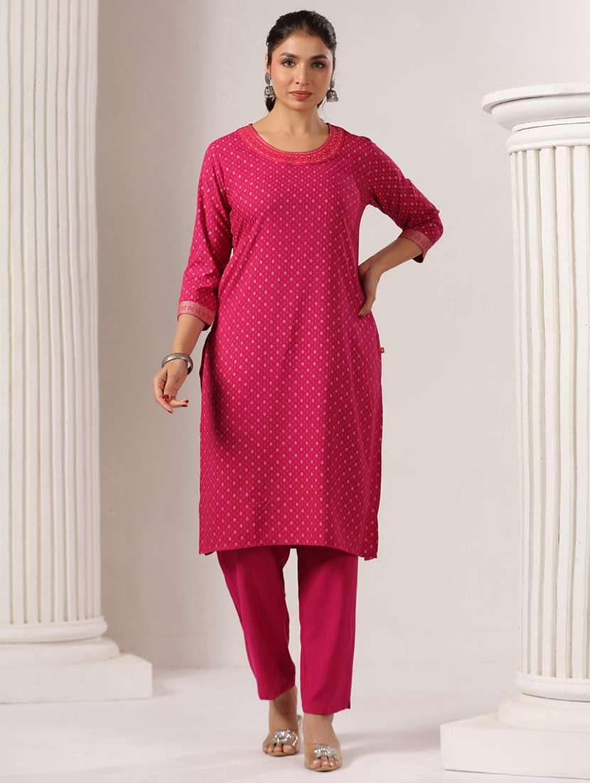 women printed three quarter sleeve straight kurta