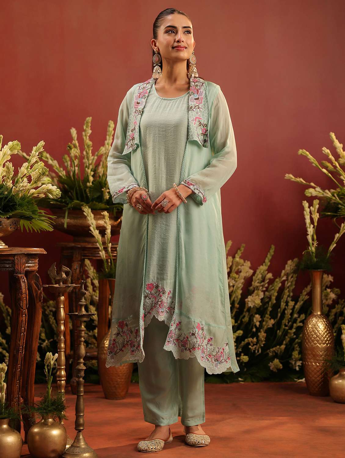 women solid with work long sleeve kurta pant set