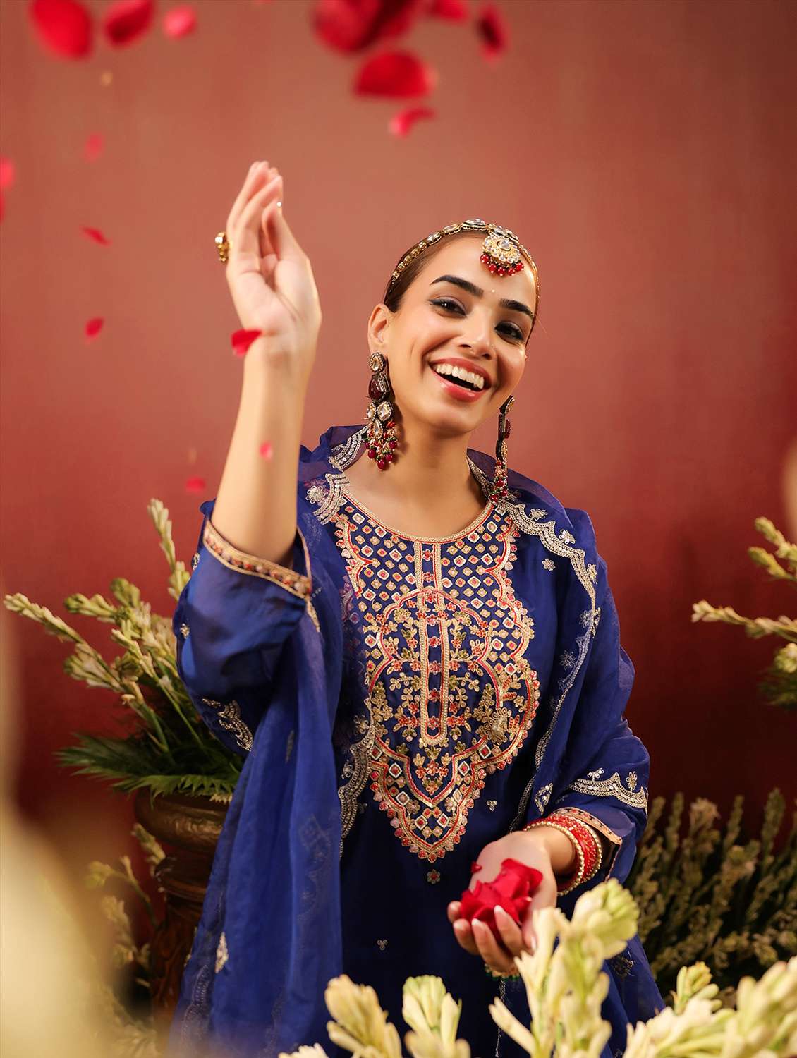 women solid with work long sleeve kurta palazzo with dupatta set - 22142283 -  Standard Image - 4