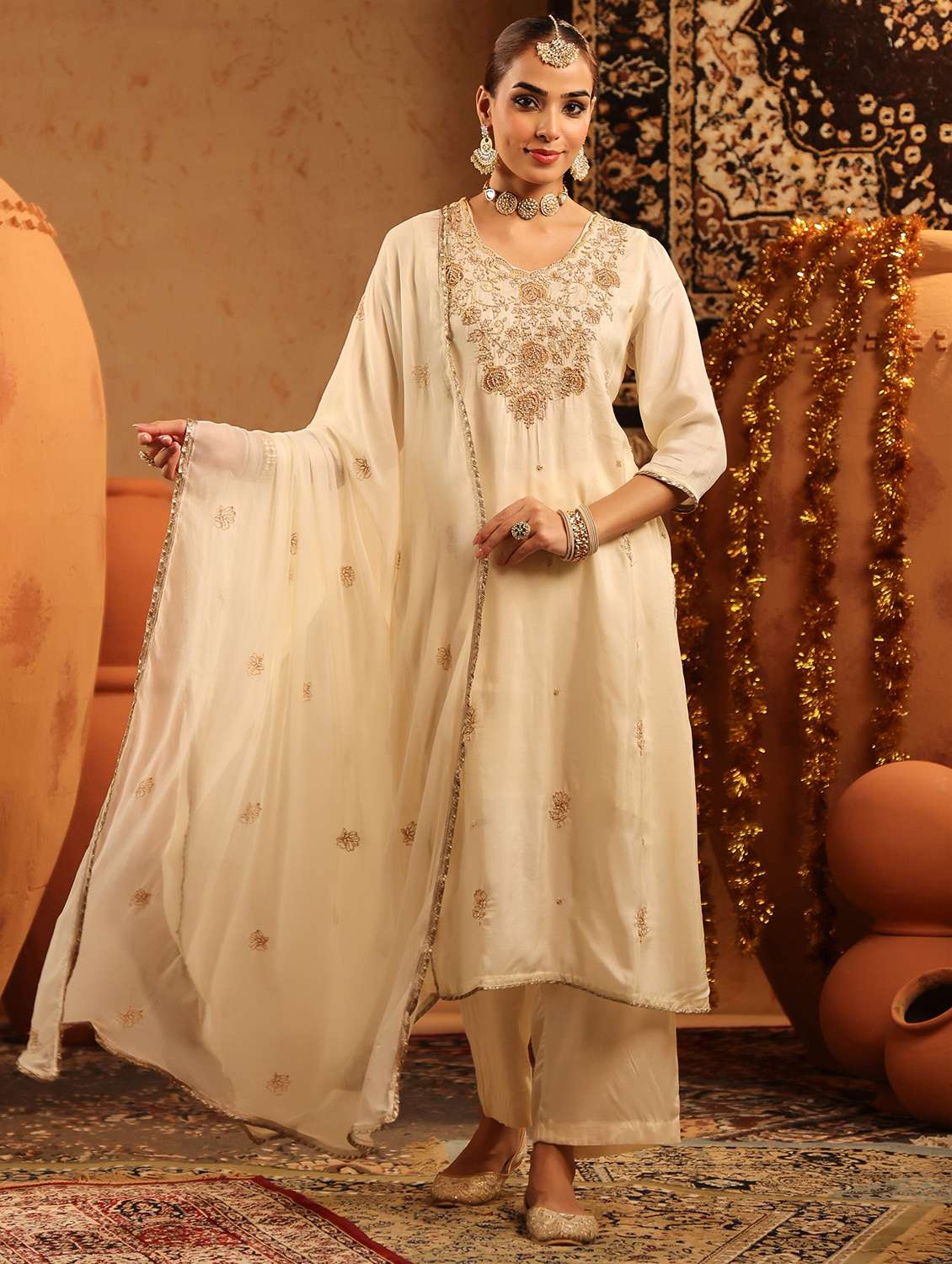 women embroidered three quarter sleeve kurta pant with dupatta set