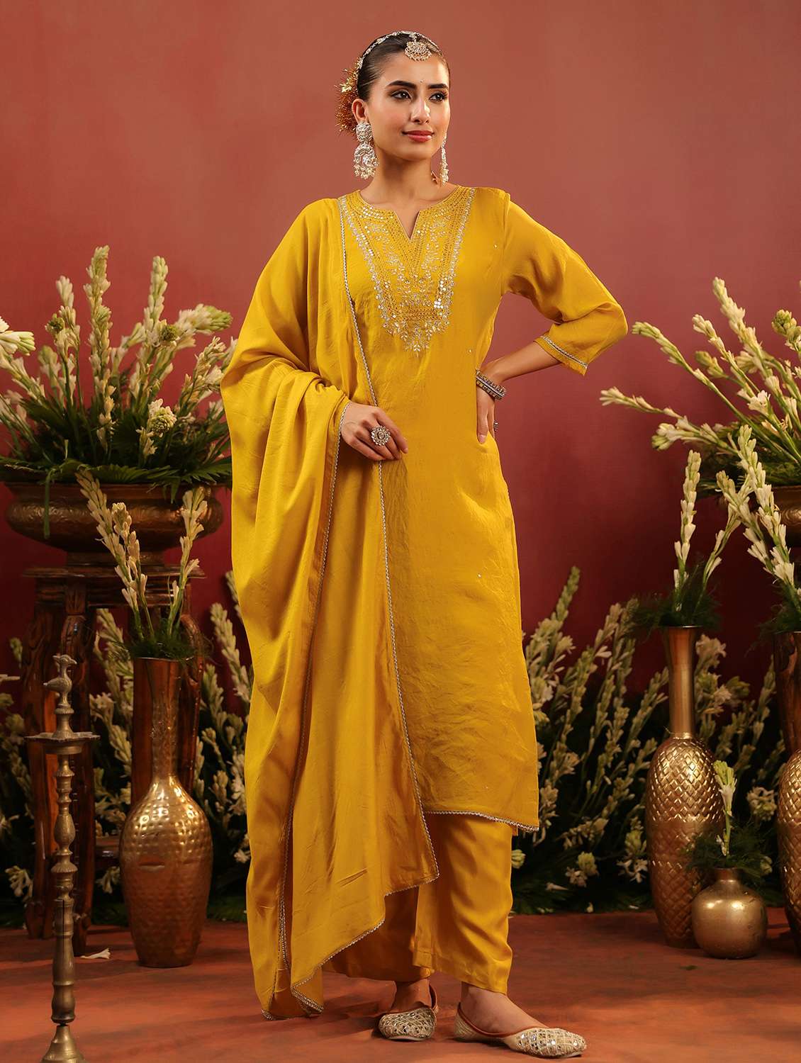 women embroidered three quarter sleeve kurta pant with dupatta set