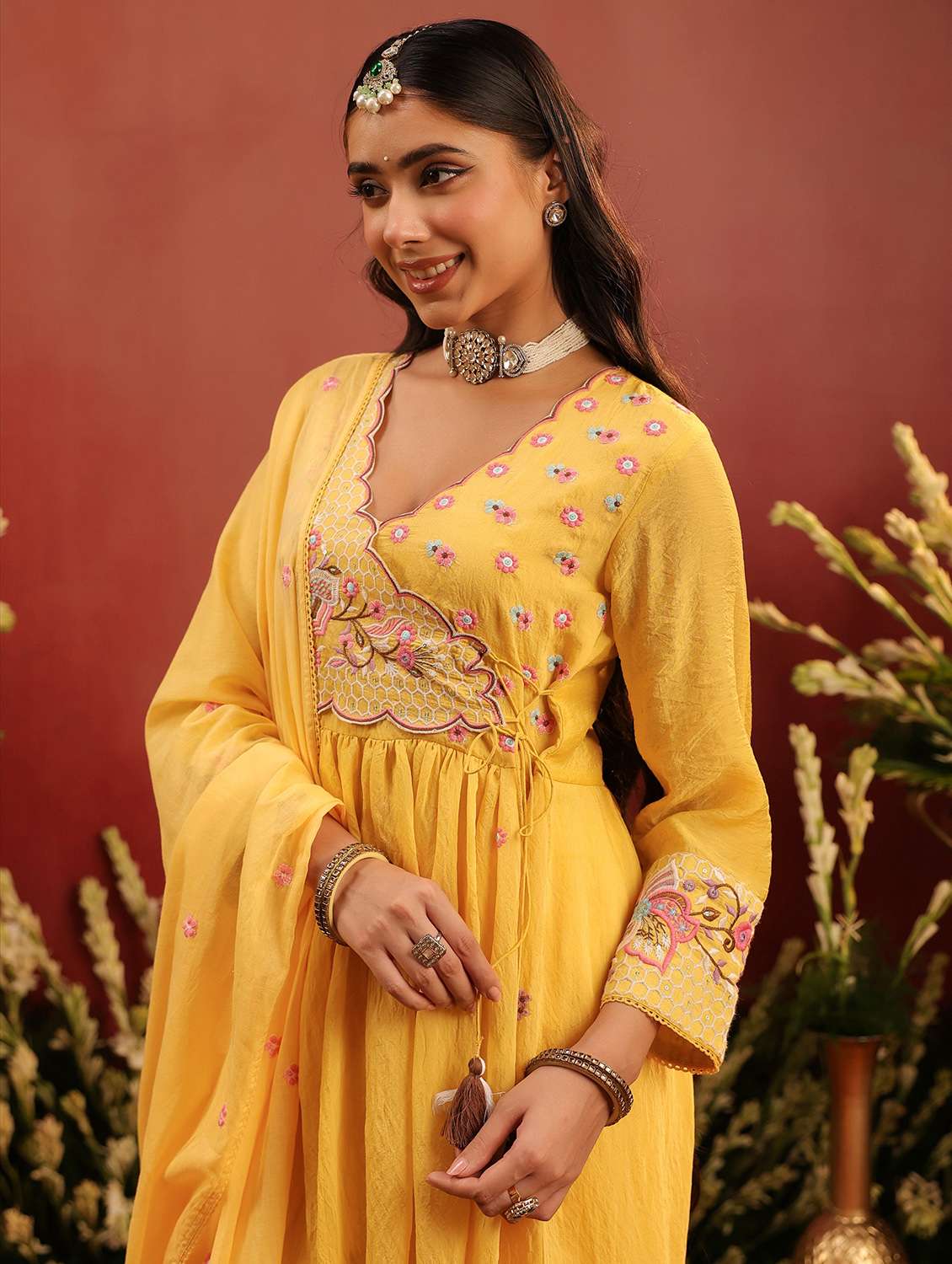 women embroidered long sleeve kurta pant with dupatta set - 22142312 -  Standard Image - 4