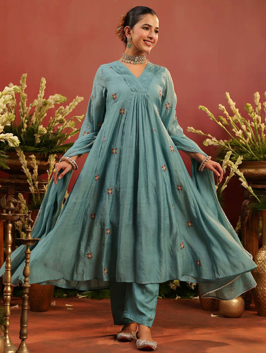 women embroidered three quarter sleeve kurta pant with dupatta set - 22142330 -  Standard Image - 4