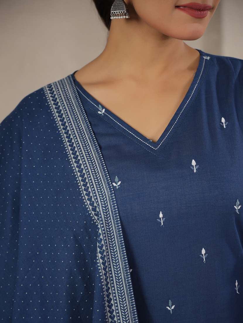 women printed three quarter sleeve kurta pant with dupatta set - 22142379 -  Standard Image - 4