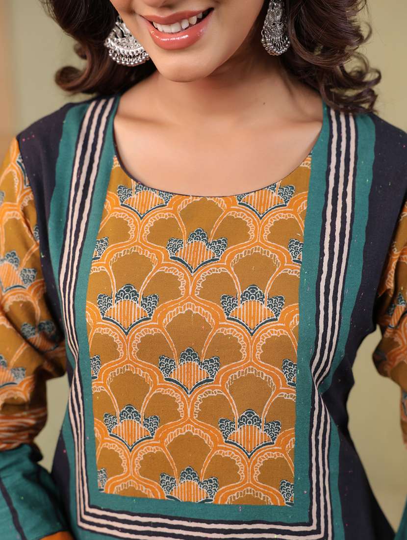 women printed three quarter sleeve kurta pant set - 22142416 -  Standard Image - 4