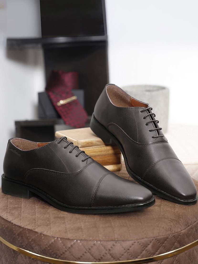 men brown lace-up oxford