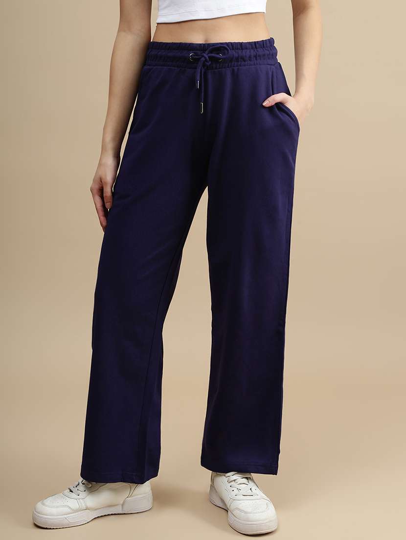 women solid mid rise track pant