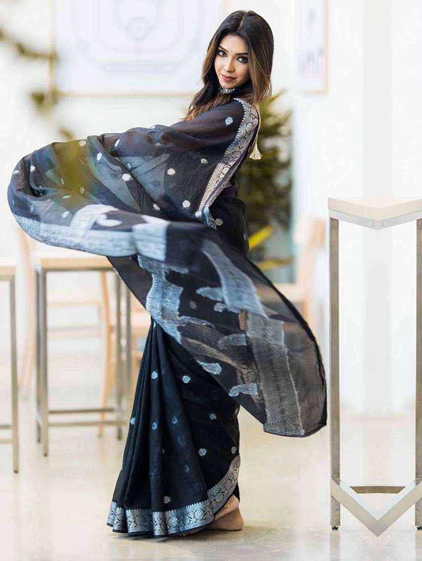 women self design bordered saree with blouse - 22143632 -  Standard Image - 1