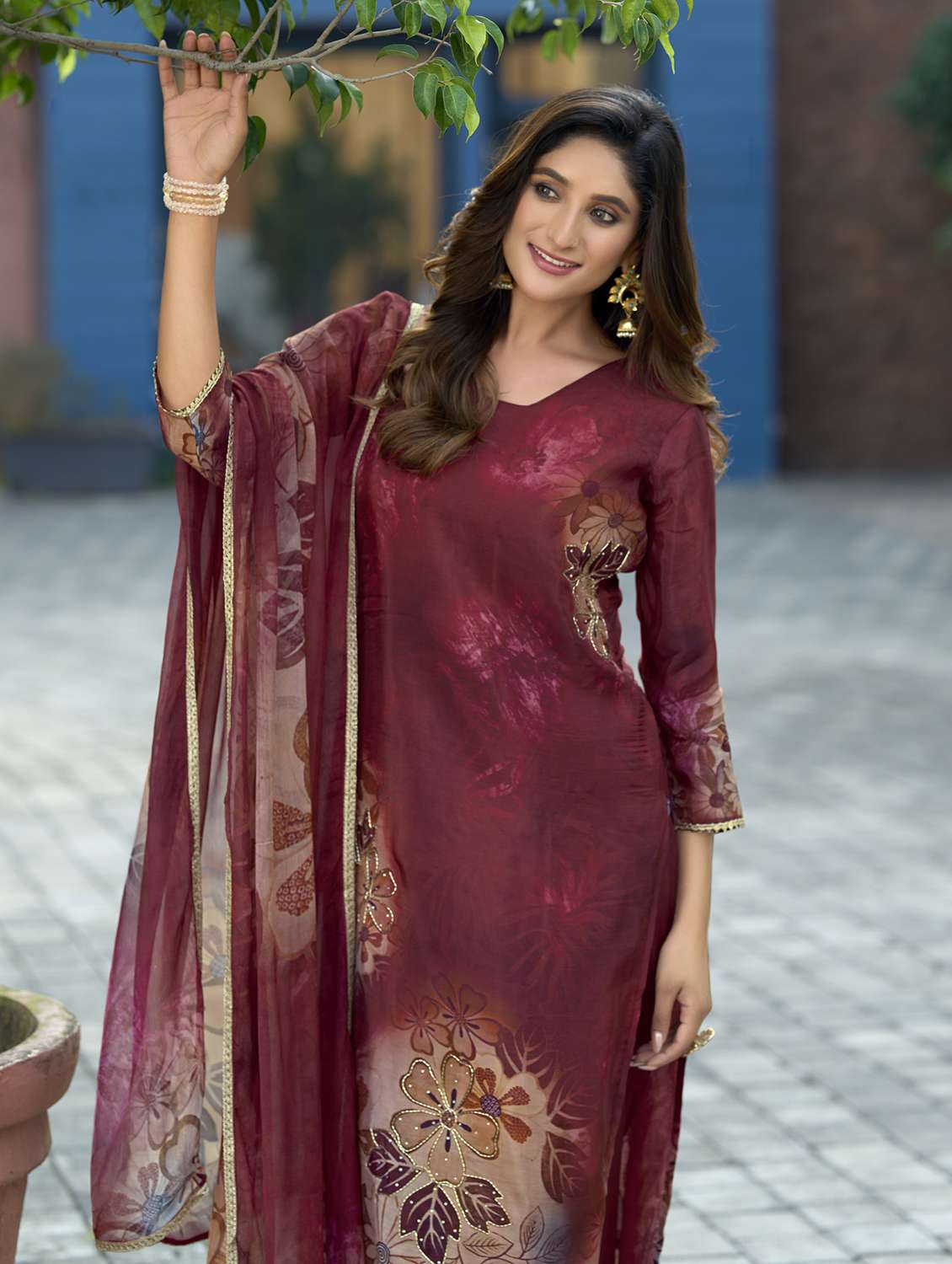 women floral printed three quarter sleeve kurta pant with dupatta set - 22143782 -  Standard Image - 4