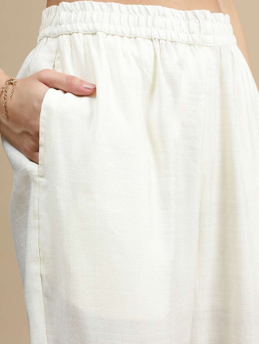 women solid mid rise straight trouser - 22143816 -  Standard Image - 4