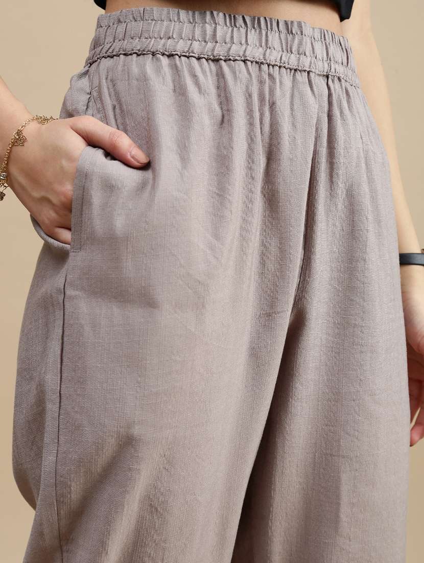 women solid mid rise straight trouser - 22143817 -  Standard Image - 4