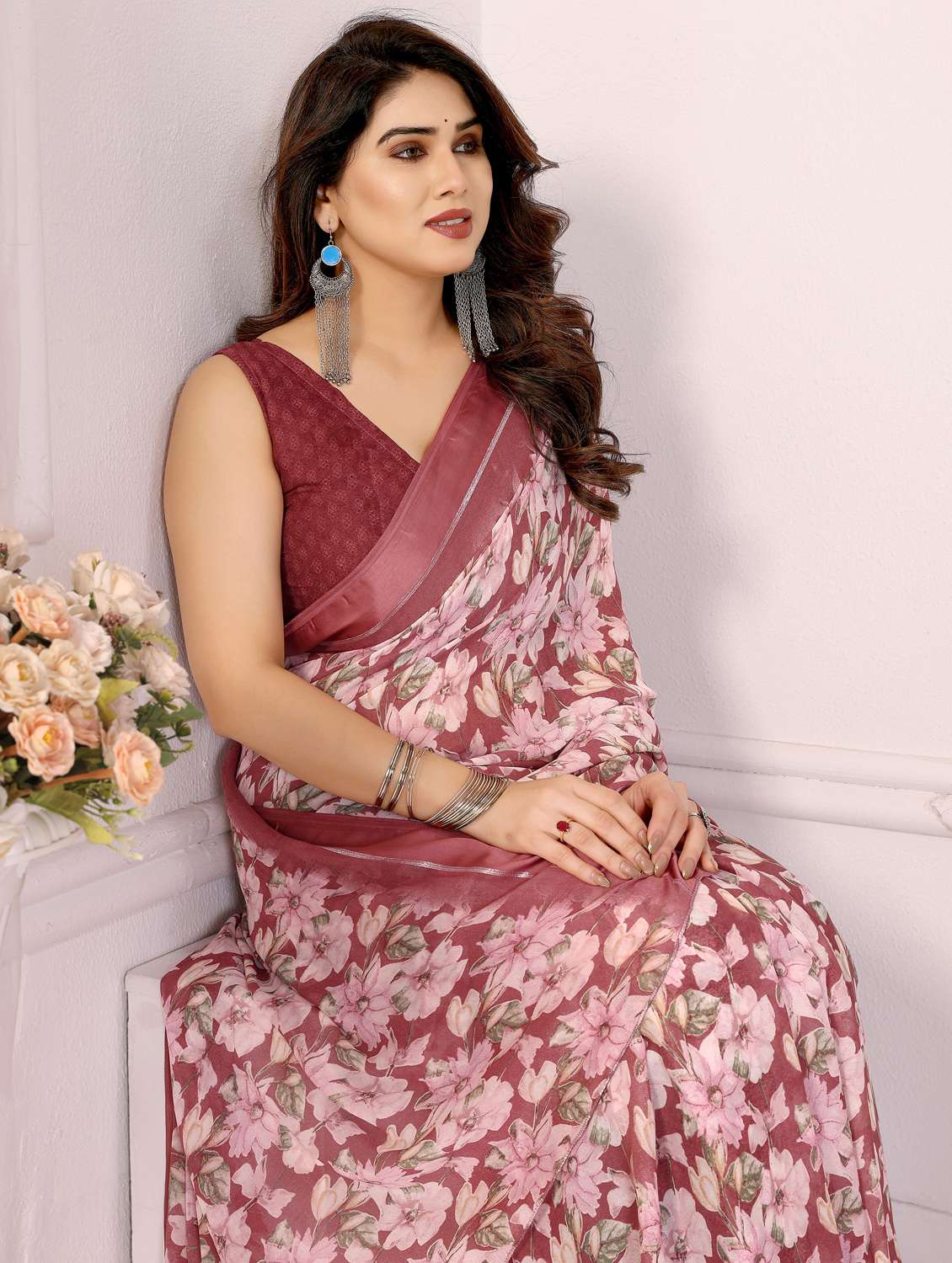 women floral printed saree with blouse - 22143847 -  Standard Image - 4