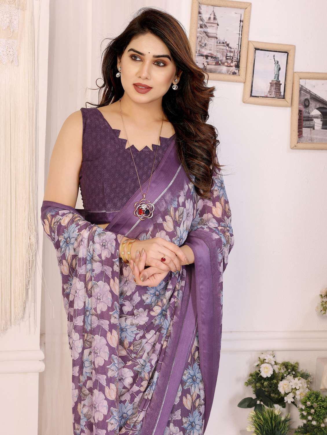 women floral printed saree with blouse - 22143849 -  Standard Image - 4