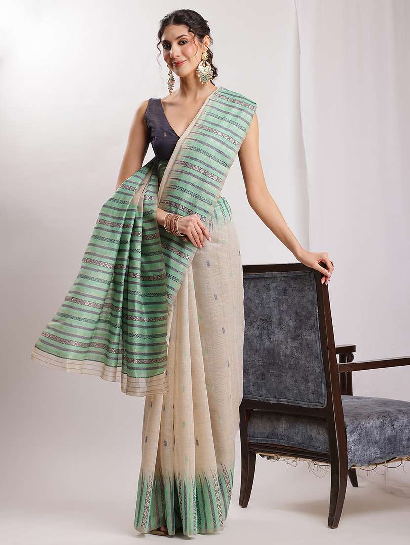 women self design bordered saree with blouse - 22144626 - Zoom Image - 0