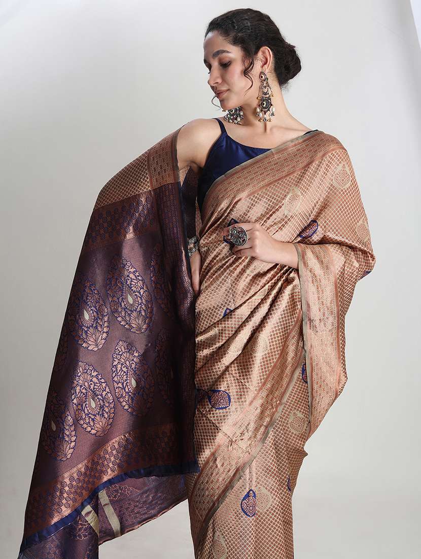 women self design banarasi saree with blouse - 22144633 - Standard Image - 4