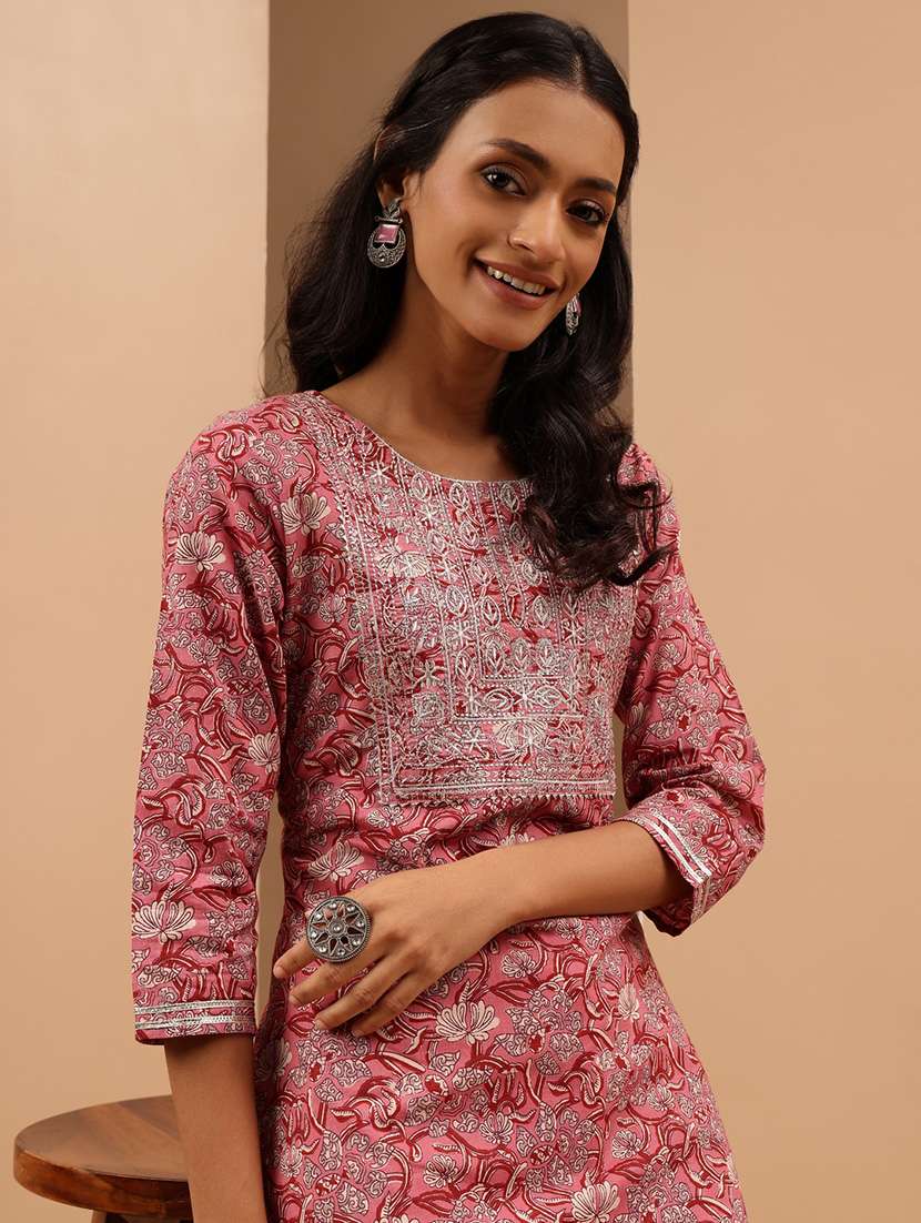 women floral three quarter sleeve straight kurta - 22144669 -  Standard Image - 4