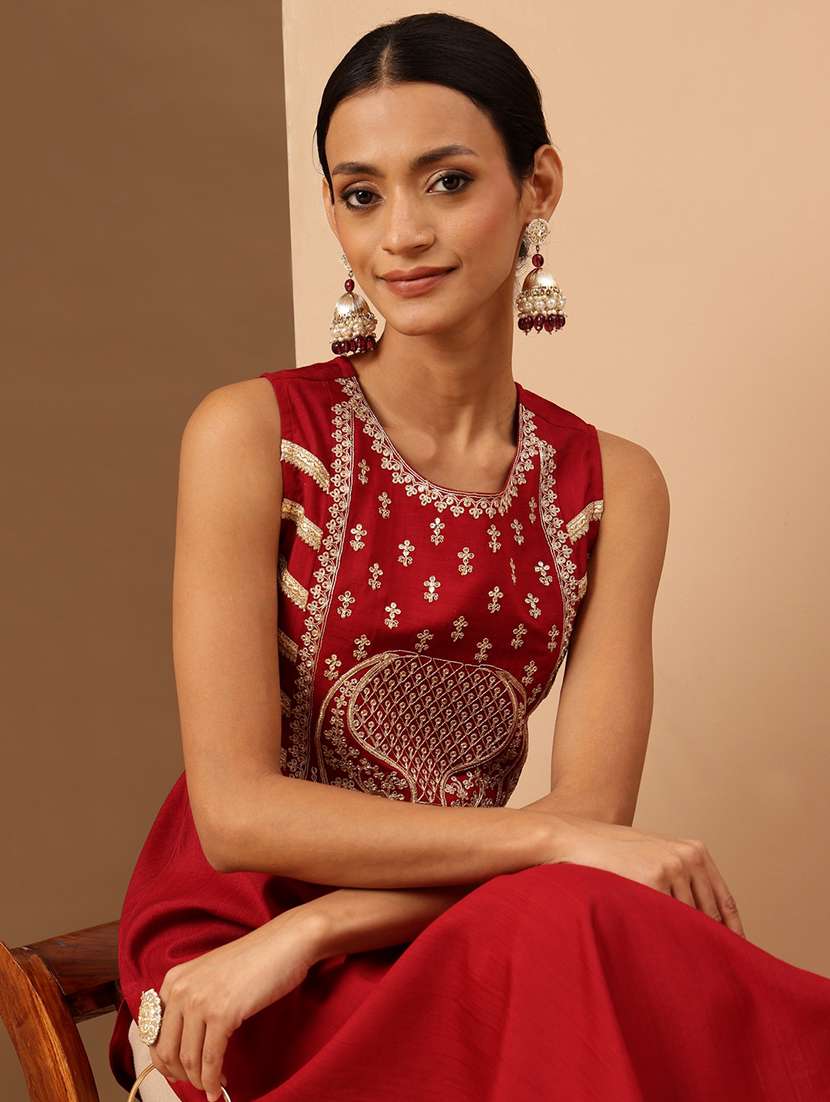 women solid with work sleeveless straight kurta - 22144680 -  Standard Image - 4