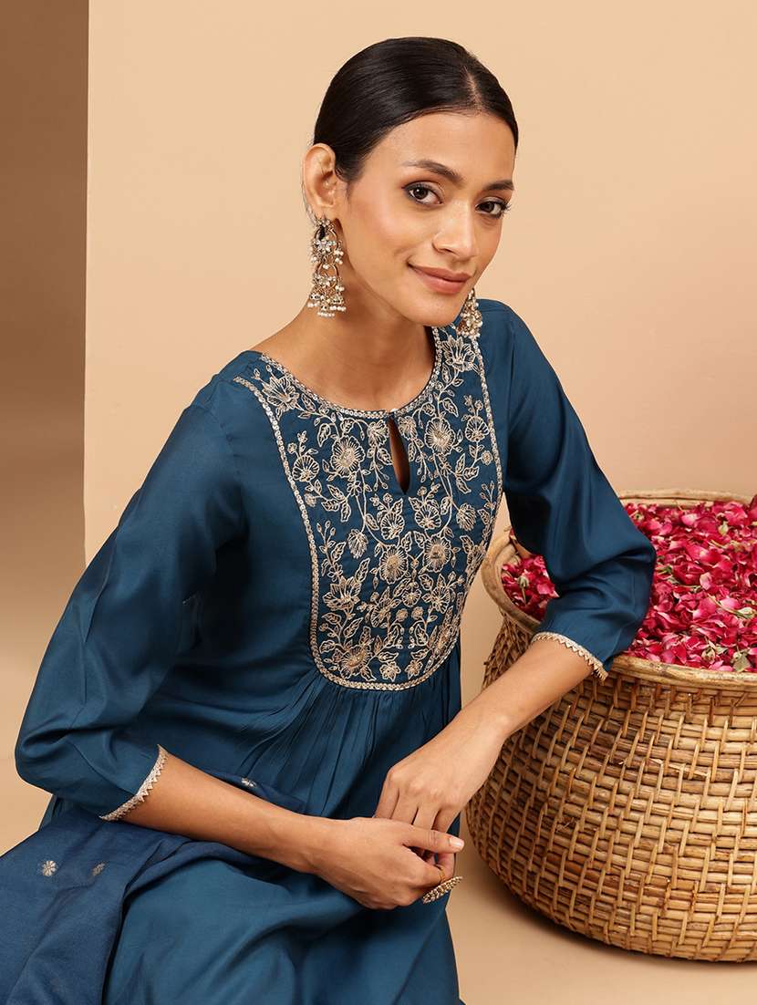 women embroidered three quarter sleeve kurta pant with dupatta set - 22144814 -  Standard Image - 4