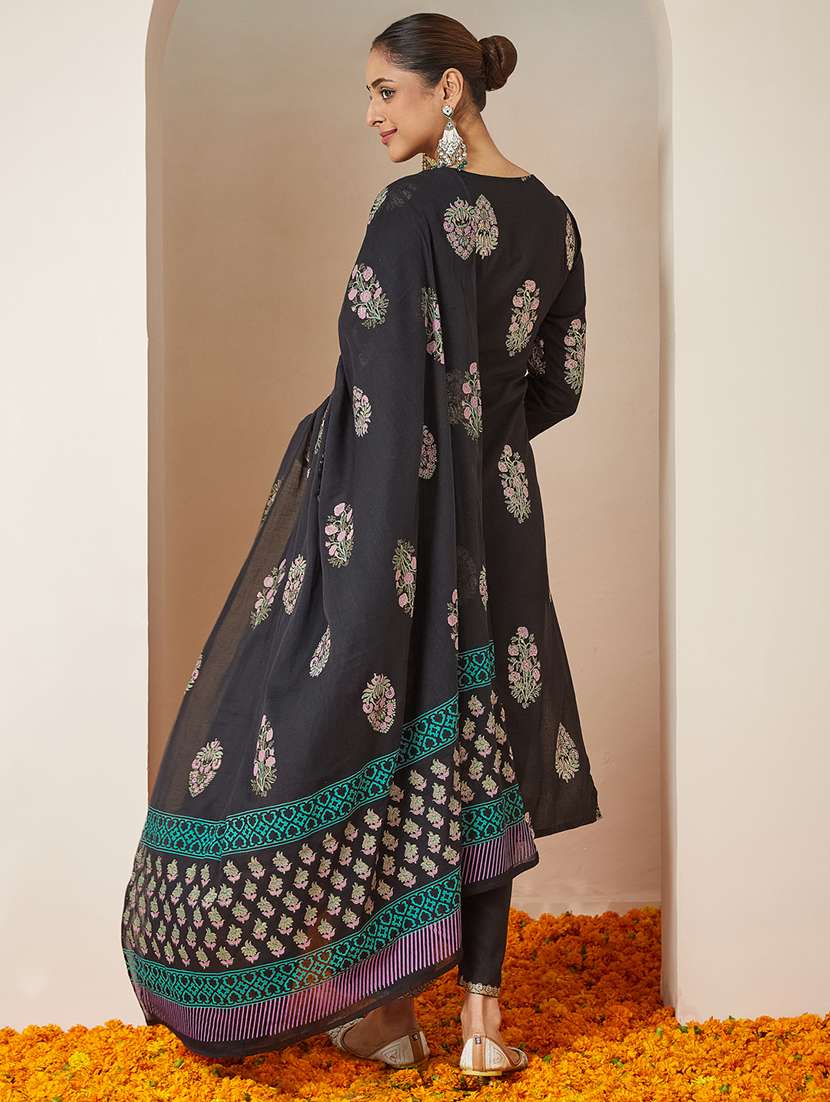 women printed three quarter sleeve kurta pant with dupatta set - 22144815 -  Standard Image - 4