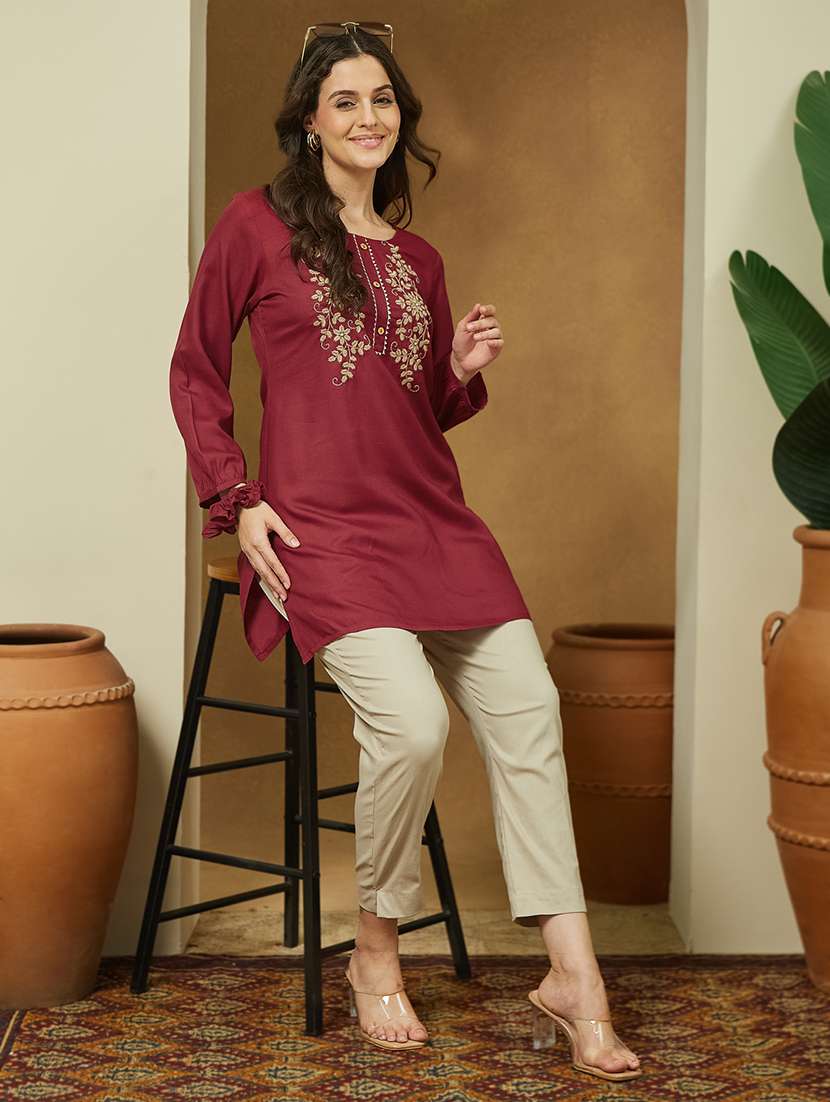 women embroidered long sleeve straight kurti - 22144874 -  Standard Image - 4