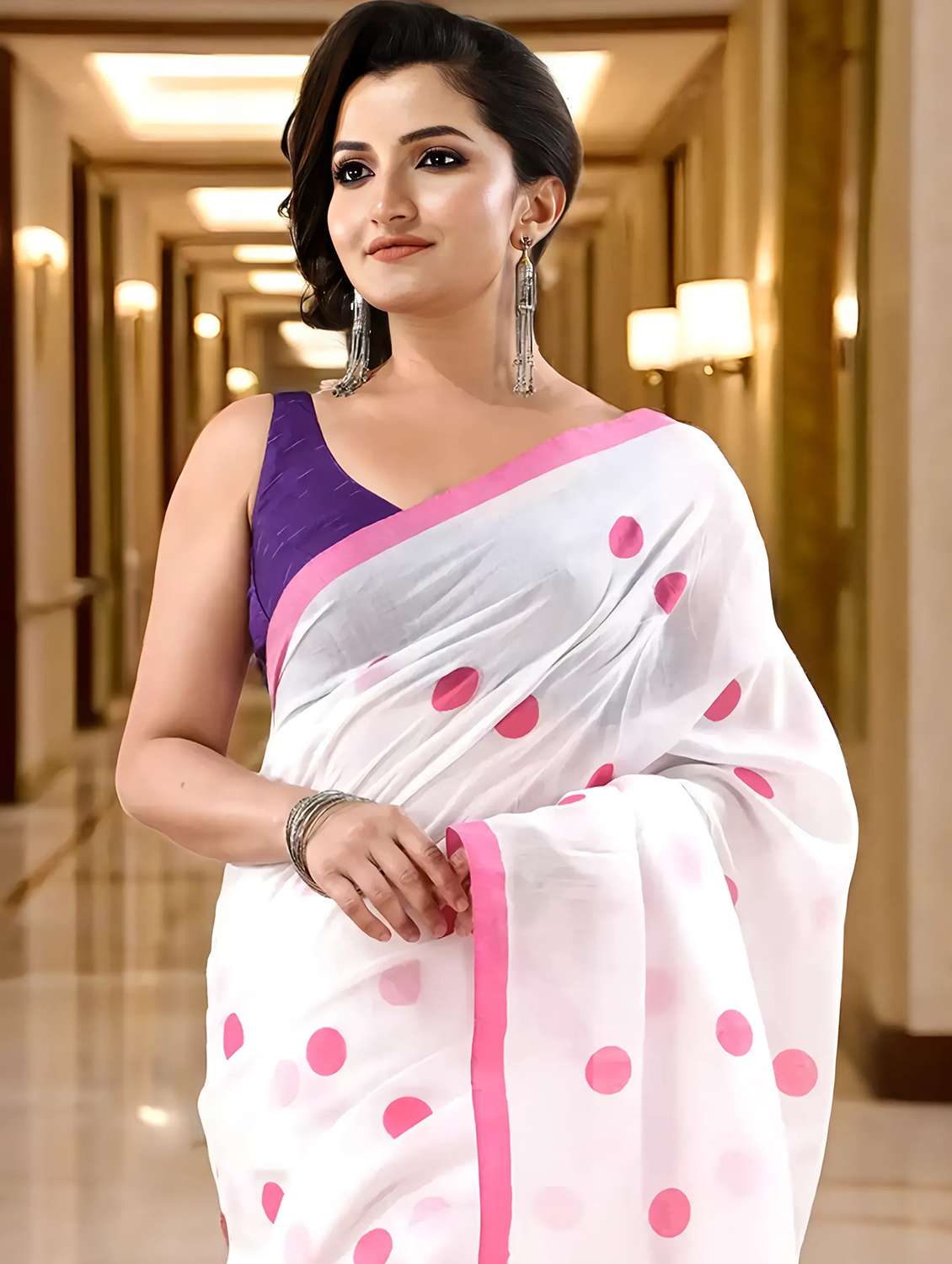 women printed casual wear saree - 22144939 -  Standard Image - 4