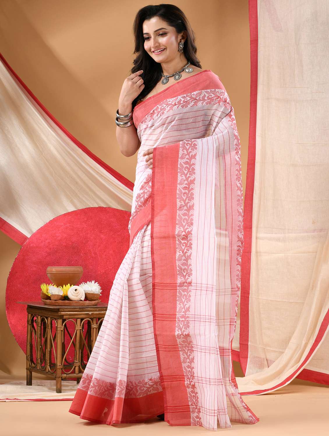 women self design tant saree - 22144945 -  Standard Image - 1