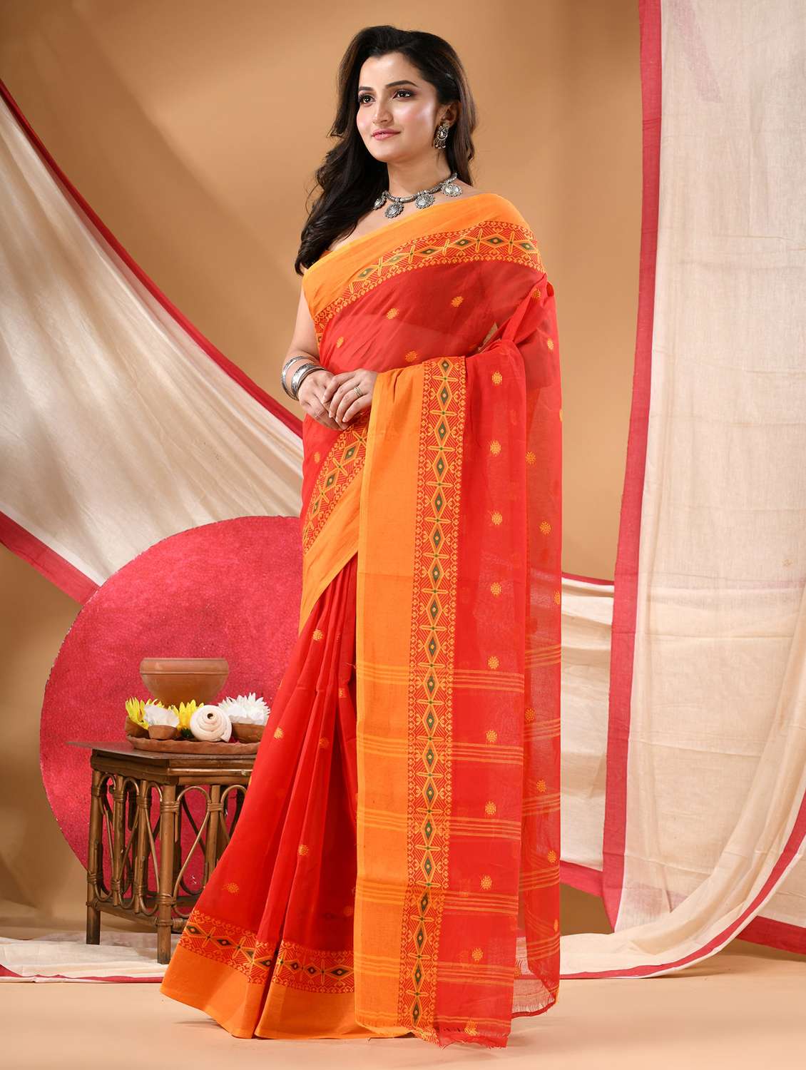 women self design tant saree - 22144950 -  Standard Image - 1
