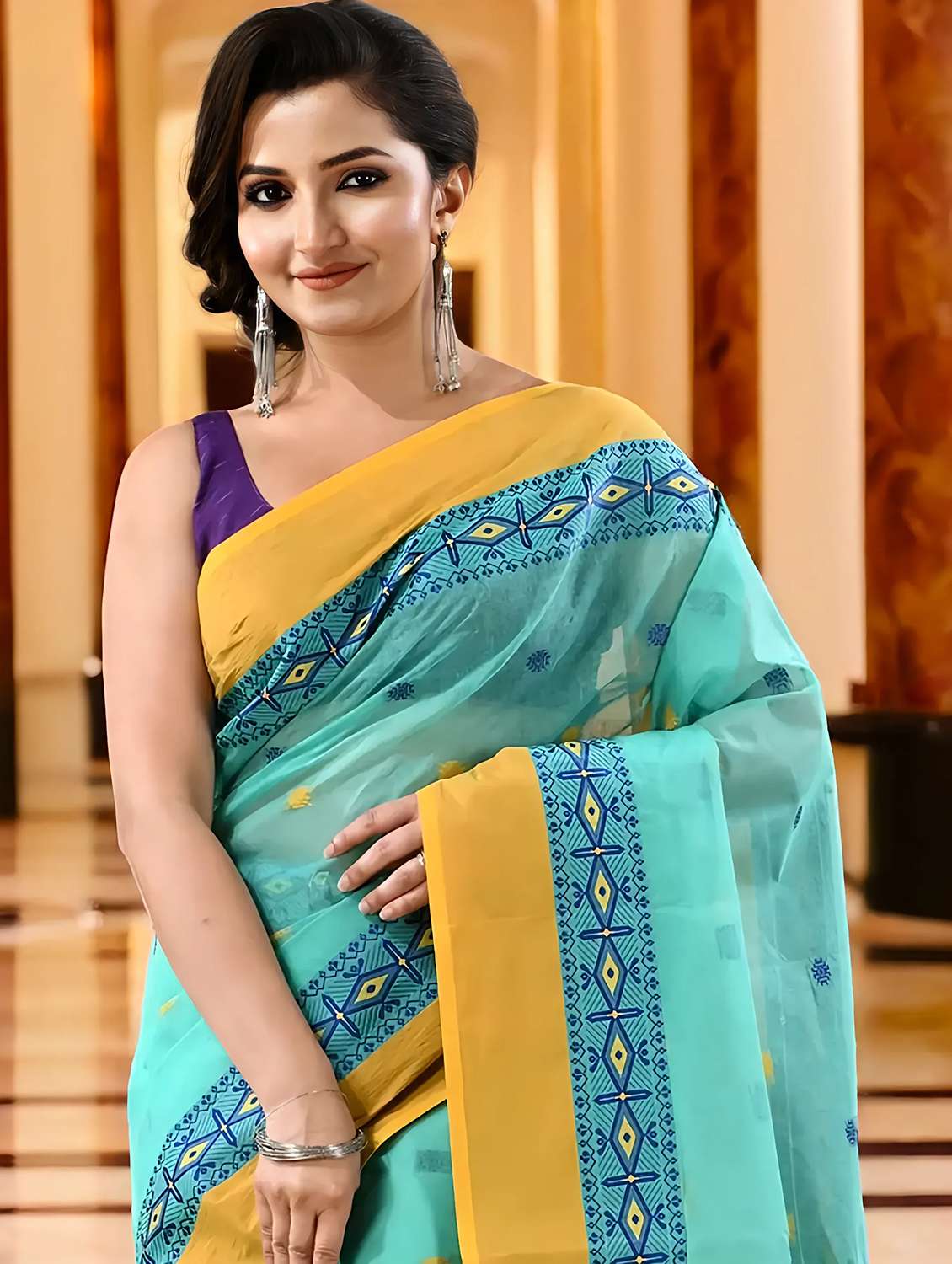 women self design tant saree - 22144951 - Standard Image - 4