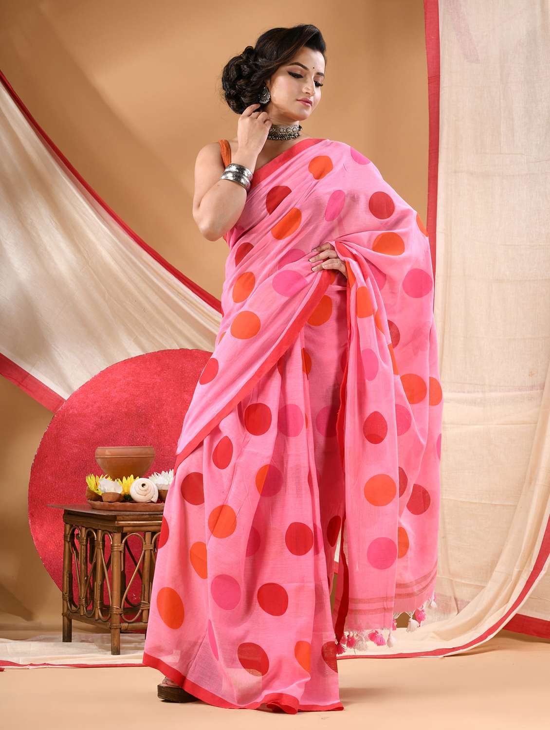 women polka dot printed saree - 22144960 - Standard Image - 1