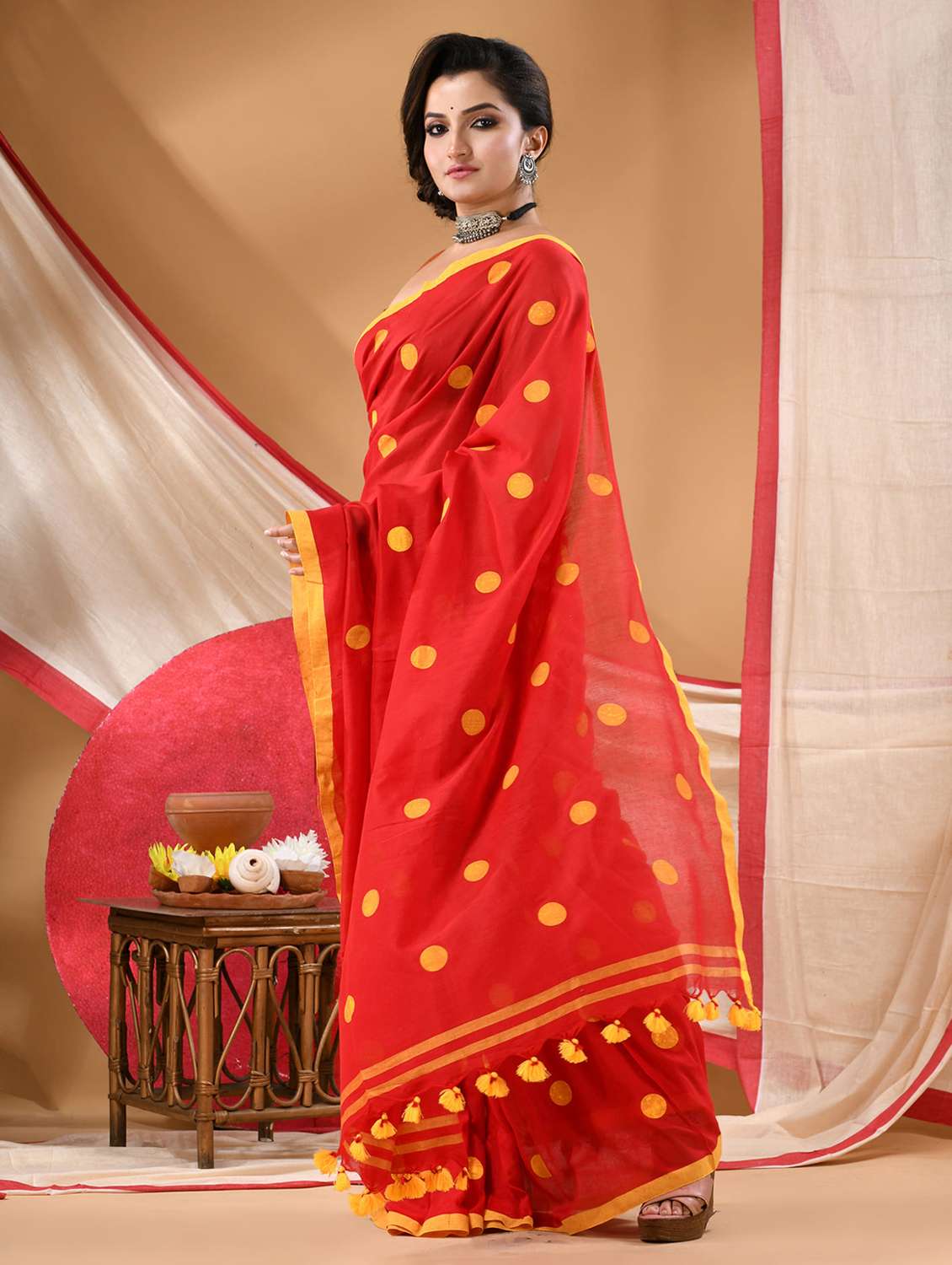 women polka dot printed saree - 22144963 -  Standard Image - 1