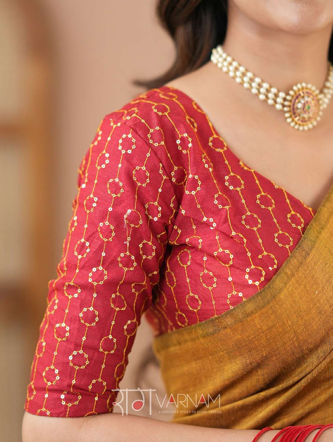 women solid handloom saree with blouse - 22145077 -  Standard Image - 4