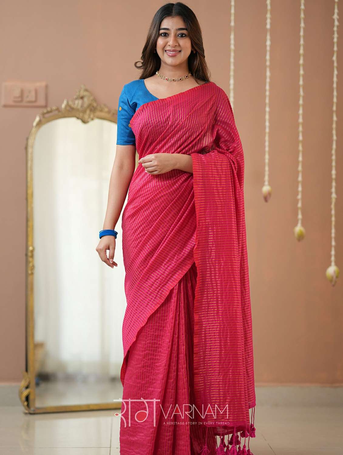 women striped handloom saree with blouse - 22145081 - Zoom Image - 0