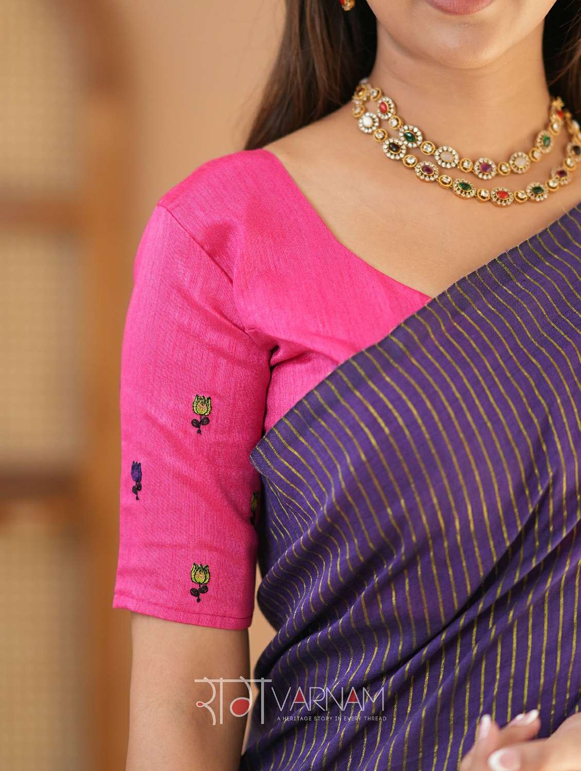 women striped handloom saree with blouse - 22145082 -  Standard Image - 4