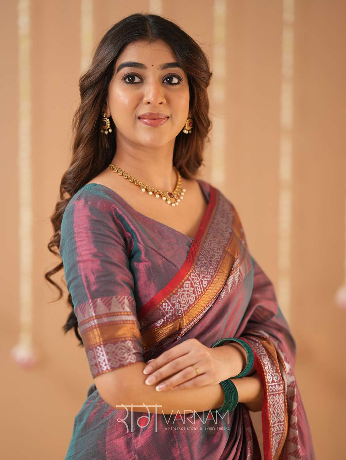 women solid with bordered handloom saree with blouse - 22145089 -  Standard Image - 4