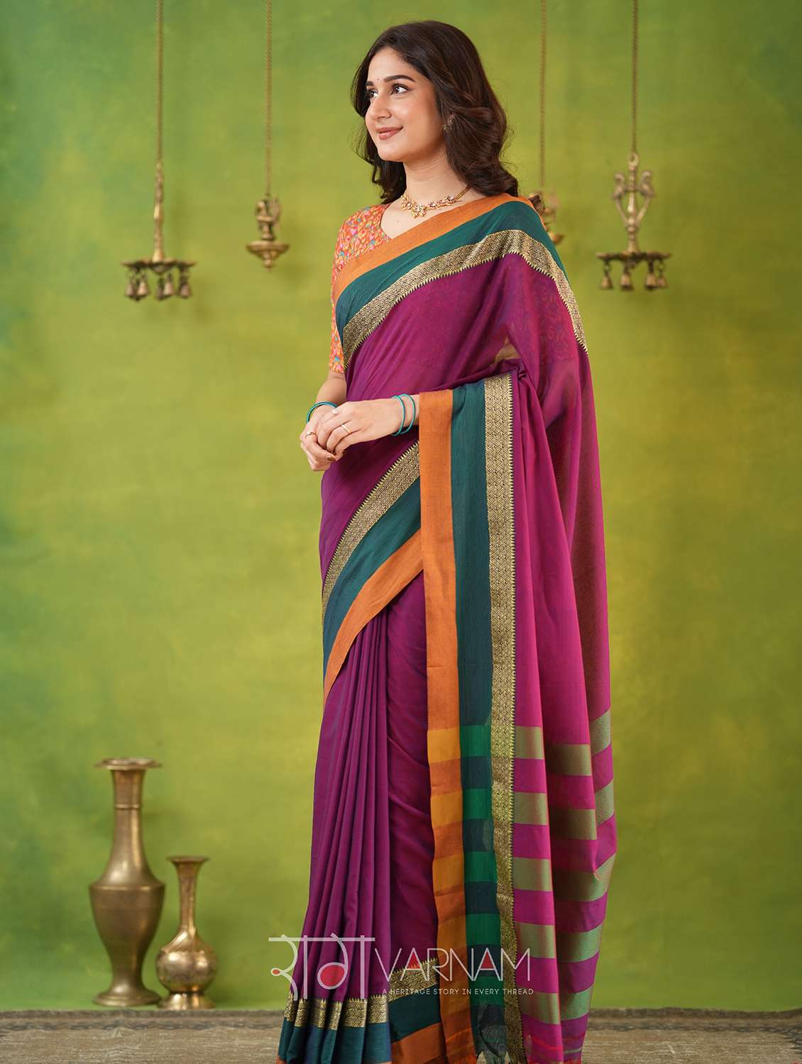 women solid with bordered narayanpet saree with blouse - 22145104 -  Standard Image - 1