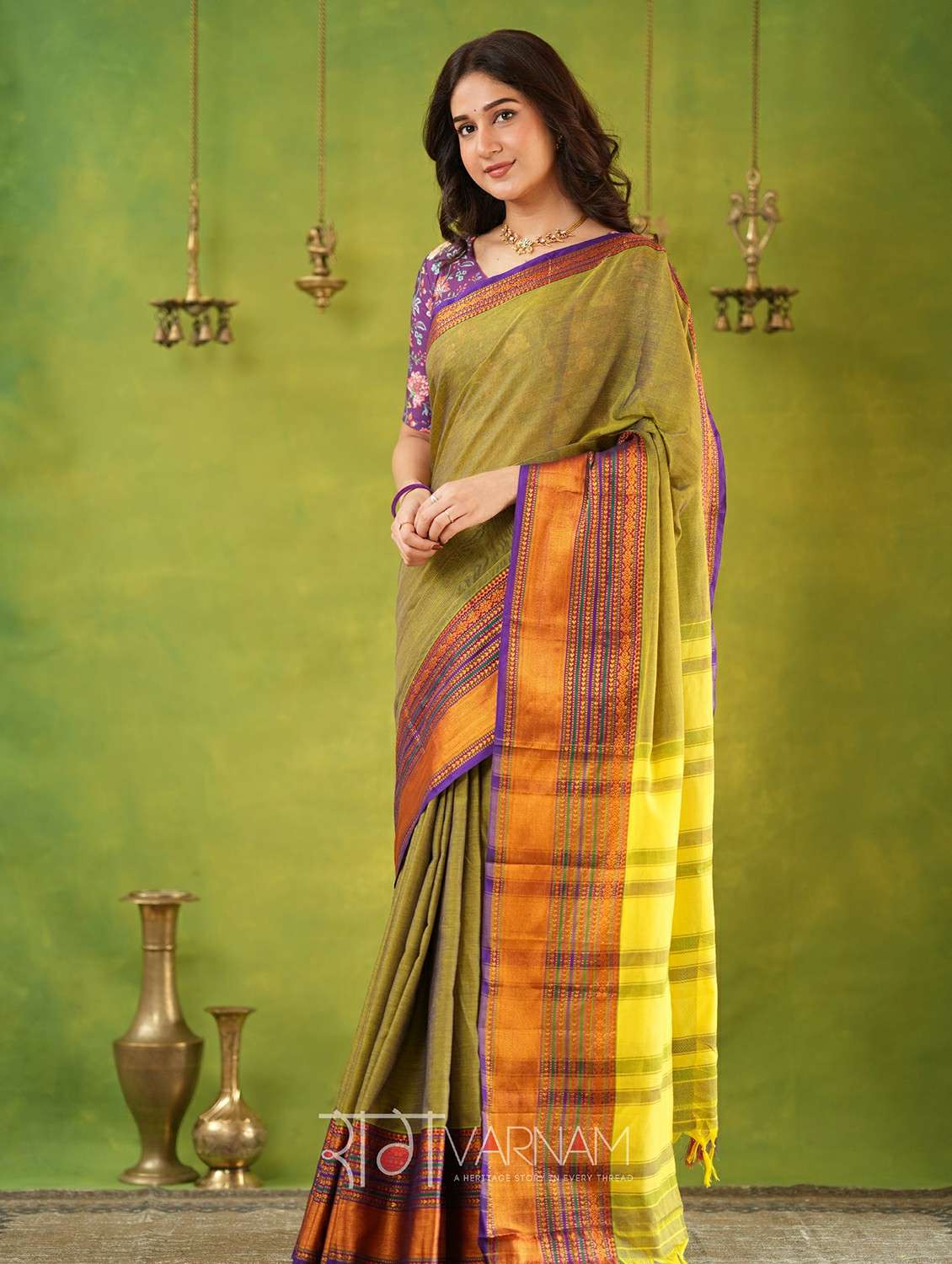 women solid with bordered narayanpet saree with blouse - 22145106 -  Standard Image - 1