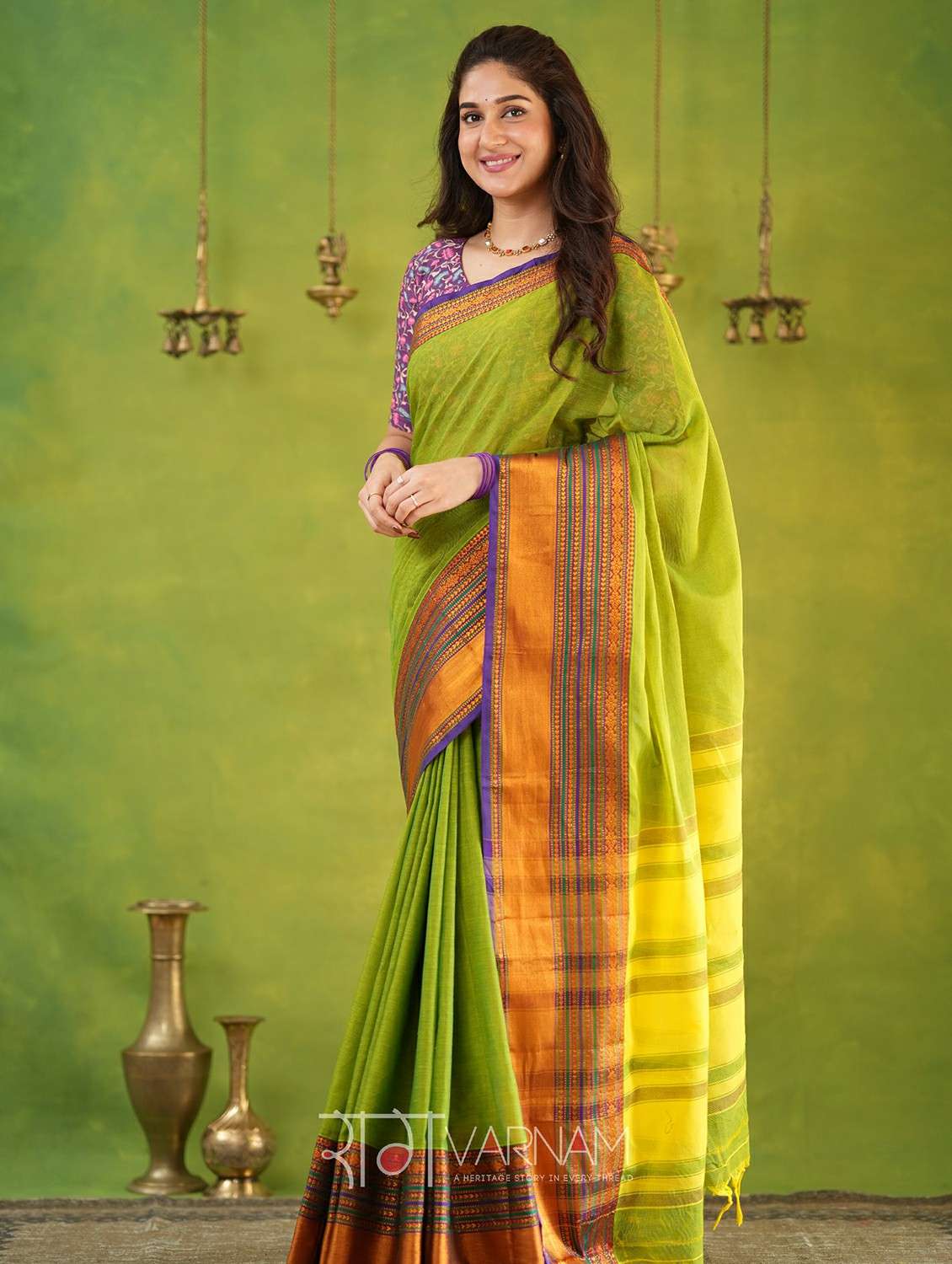 women solid with bordered narayanpet saree with blouse - 22145108 -  Standard Image - 1