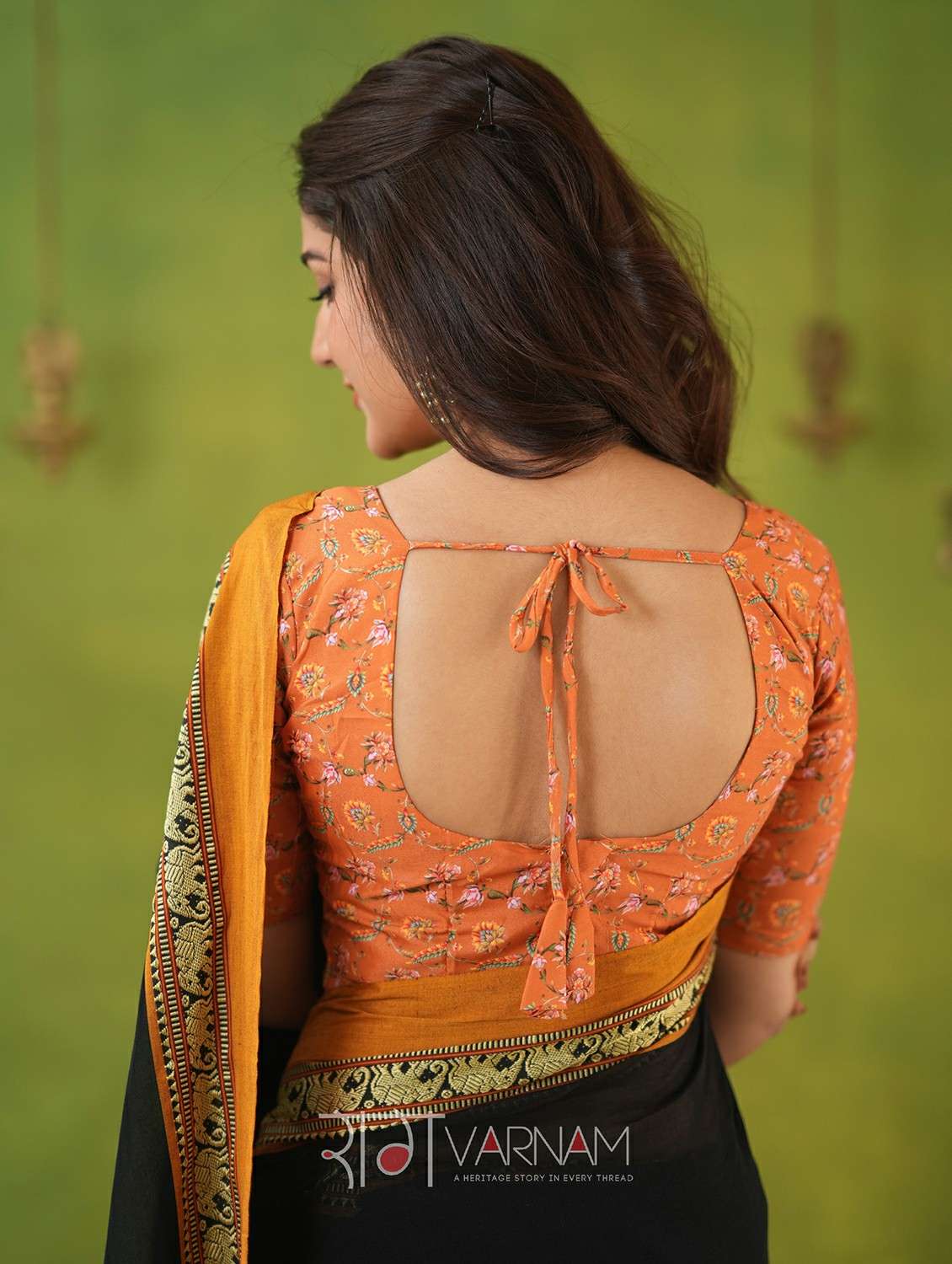 women solid with bordered narayanpet saree with blouse - 22145120 -  Standard Image - 4