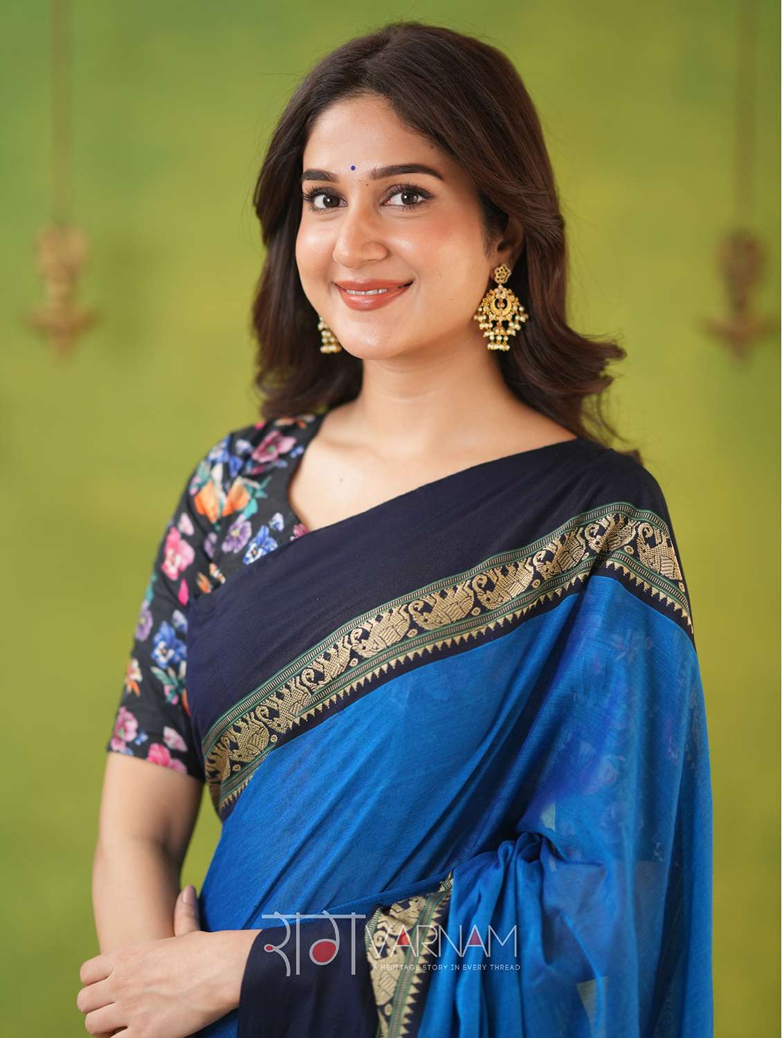 women solid with bordered narayanpet saree with blouse - 22145121 -  Standard Image - 4