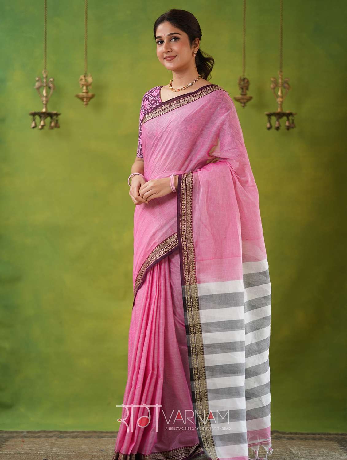 women solid with bordered narayanpet saree with blouse - 22145124 -  Standard Image - 1