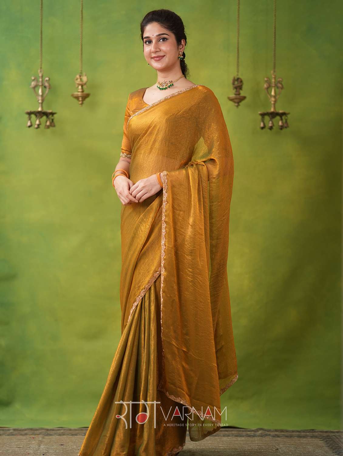 women solid with embellished bordered saree with blouse - 22145134 - Standard Image - 1