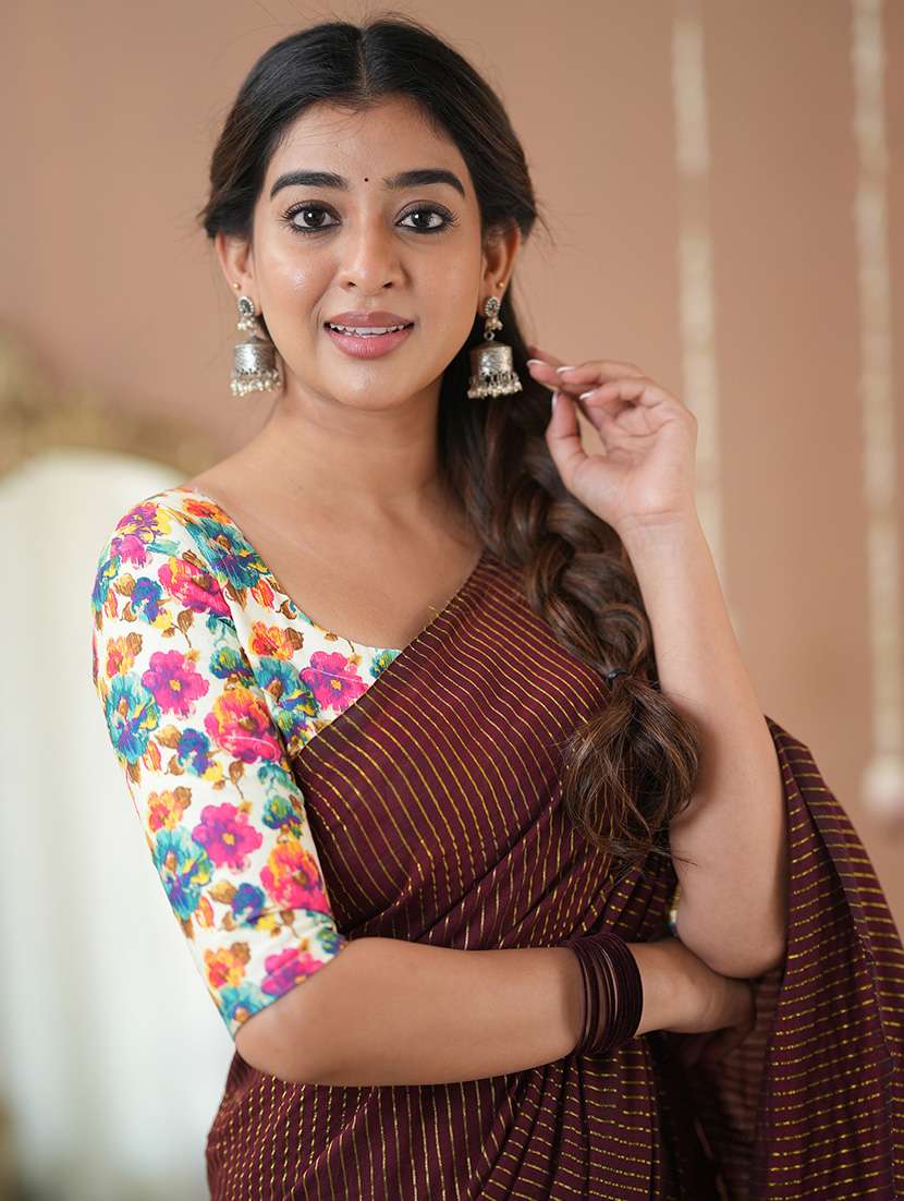 women striped handloom saree with blouse - 22145141 - Standard Image - 6