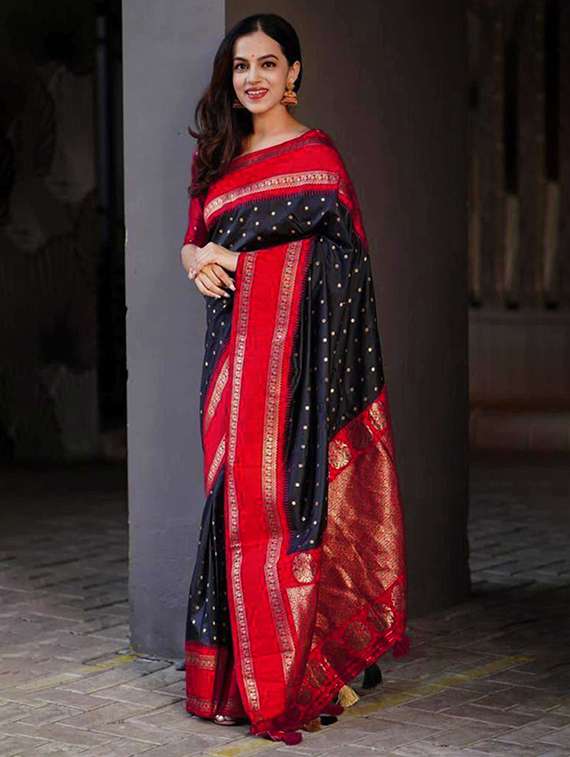 women self design banarasi saree with blouse - 22145234 -  Standard Image - 1