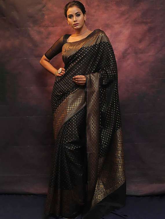 women self design banarasi saree with blouse
