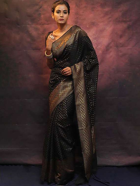 women self design banarasi saree with blouse - 22145254 -  Standard Image - 1