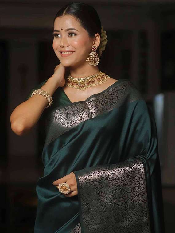 women solid with bordered saree with blouse - 22145282 -  Standard Image - 1