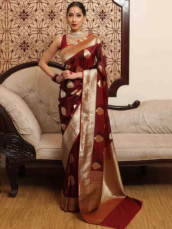 women self design banarasi saree with blouse