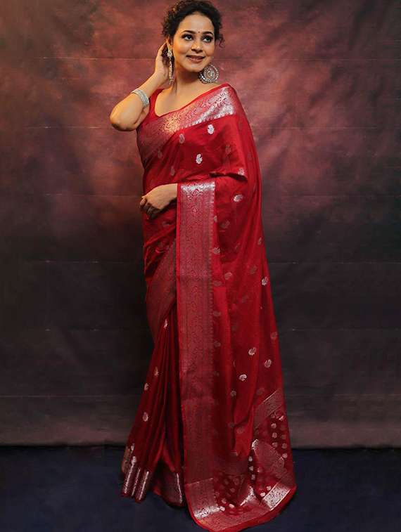 women self design banarasi saree with blouse - 22145293 -  Standard Image - 1