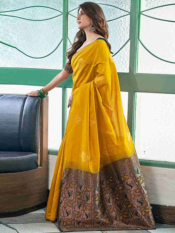 women self design banarasi saree with blouse - 22145304 -  Standard Image - 1