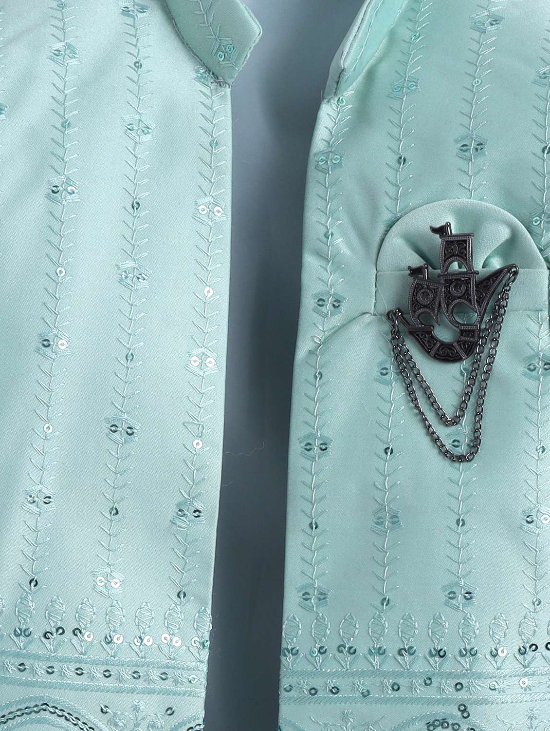 boys embroidered mandarin neck sherwani set - 22145346 -  Standard Image - 4